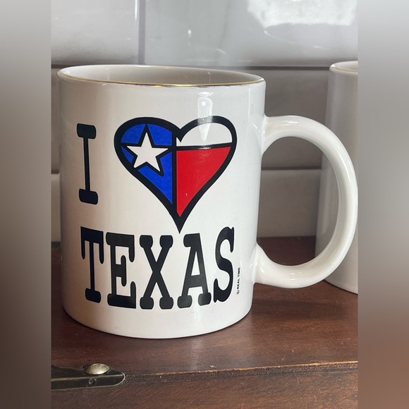 I Love TEXAS Set of Two Coffee Mugs - Picture 3 of 10